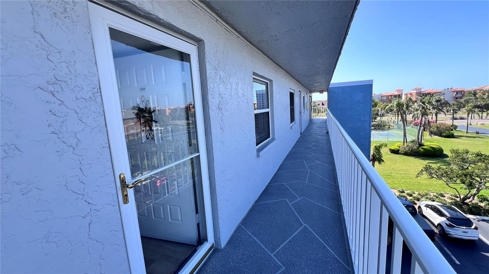 719 PINELLAS BAYWAY S 309