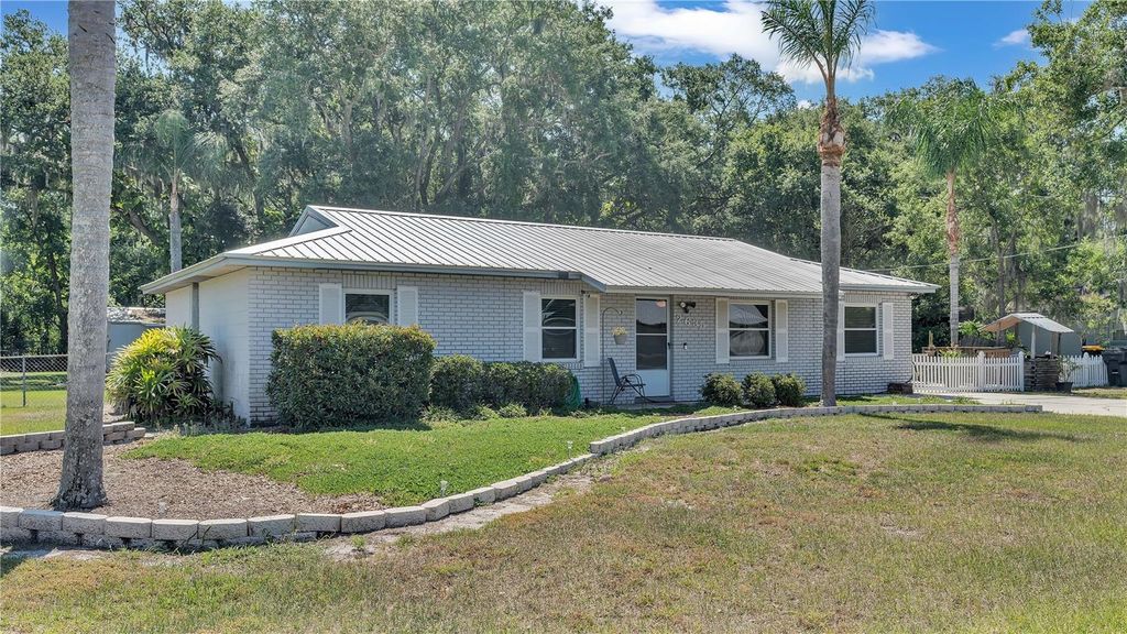 Photo of 2635 Willow Wood Drive, Mulberry, FL 33860 (MLS # L4959659)