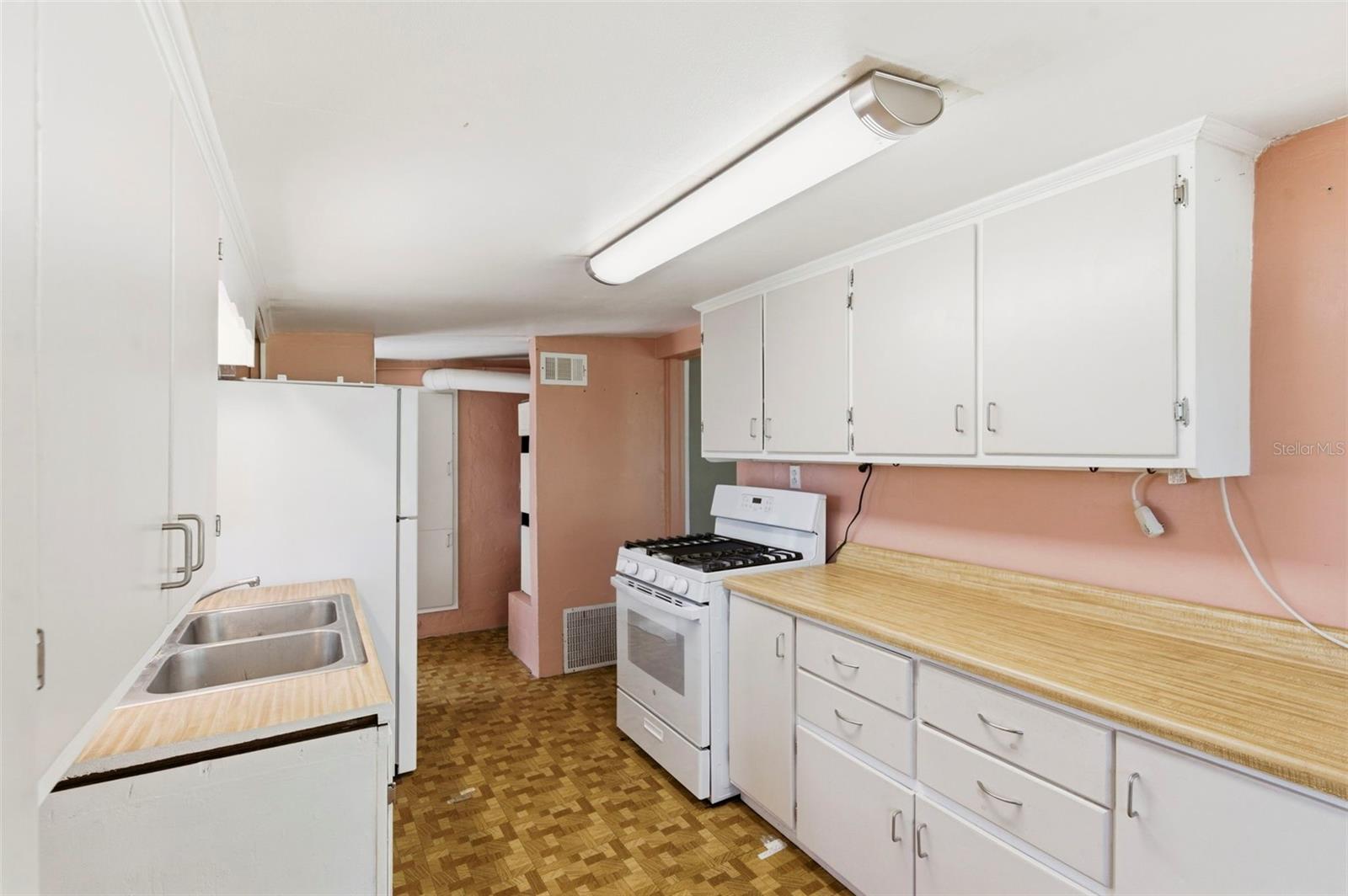 ARTHUR GIBSONS SUB - Residential