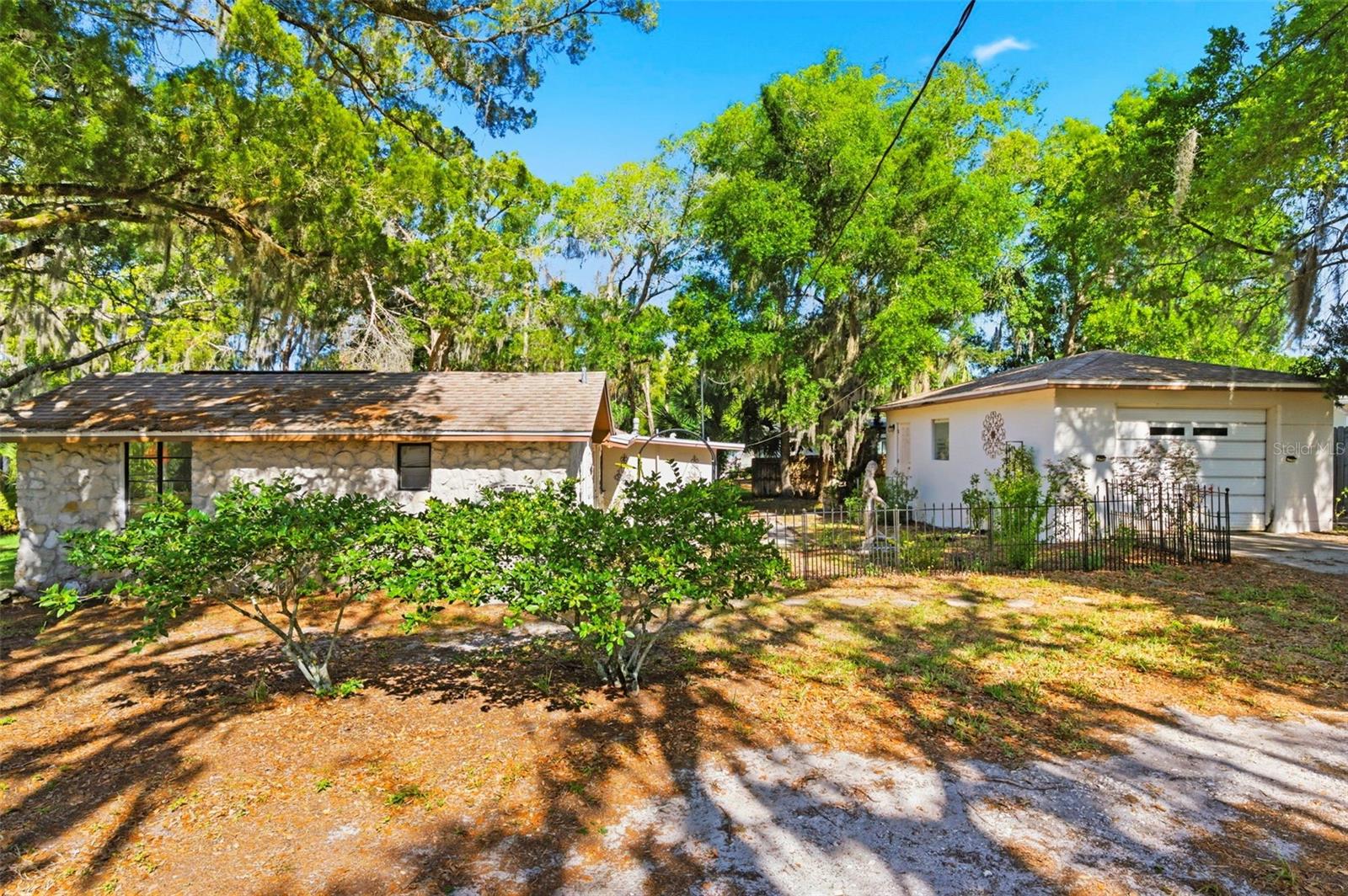 ARTHUR GIBSONS SUB - Residential