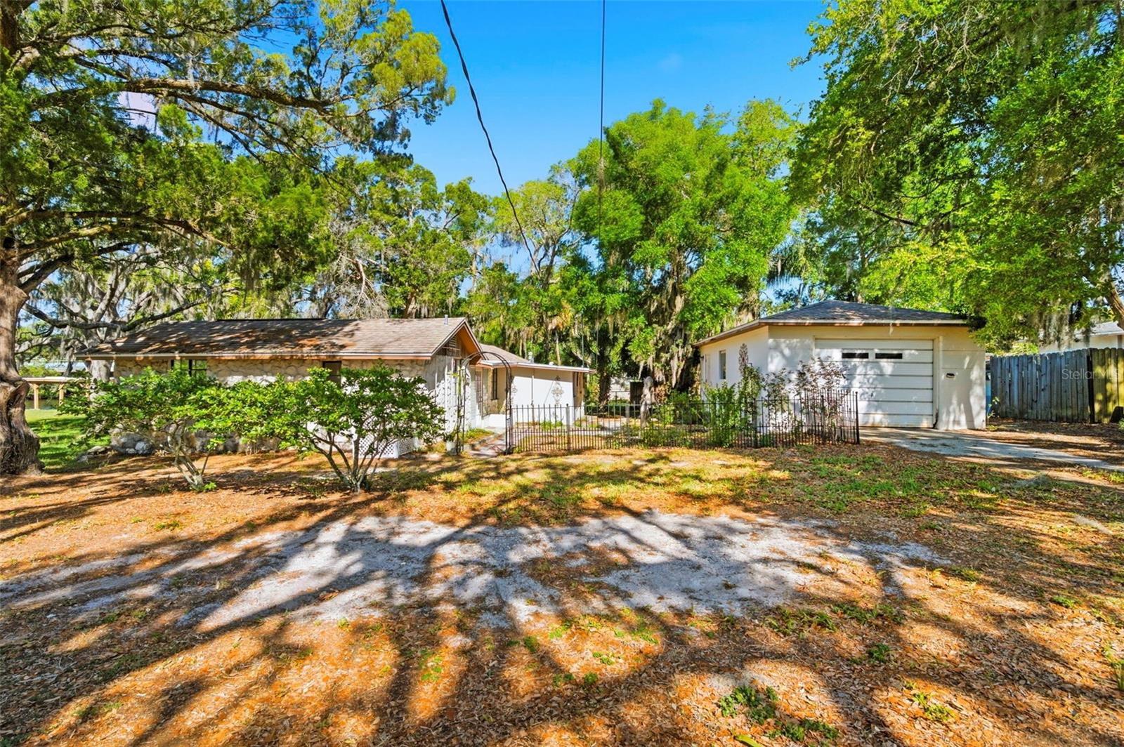 ARTHUR GIBSONS SUB - Residential