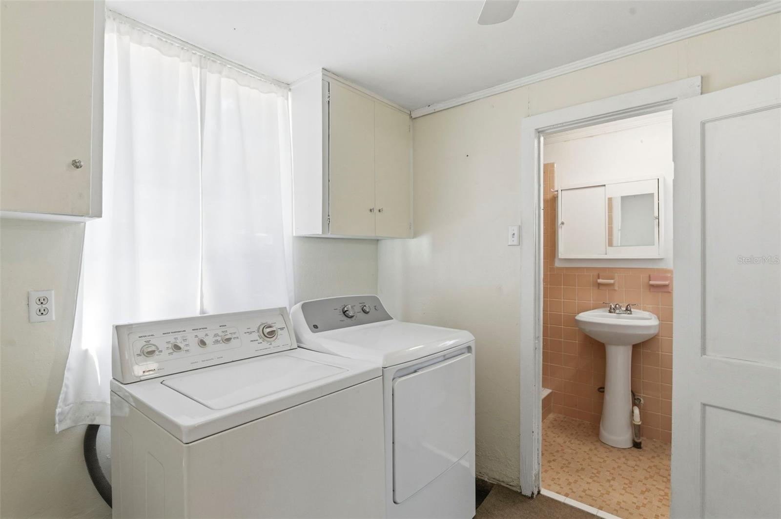 ARTHUR GIBSONS SUB - Residential