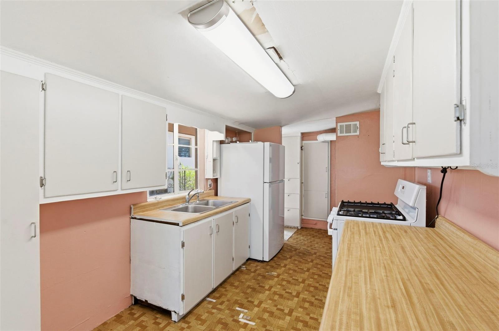 ARTHUR GIBSONS SUB - Residential