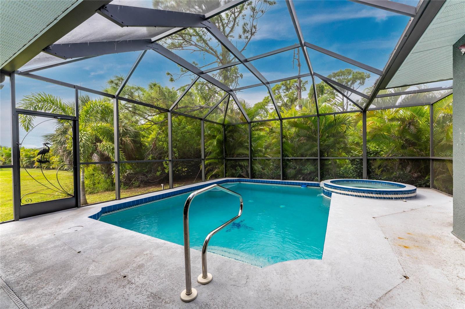 ROTONDA LAKES - Residential