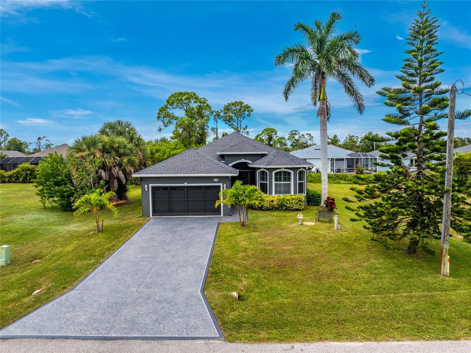 ROTONDA LAKES - Residential