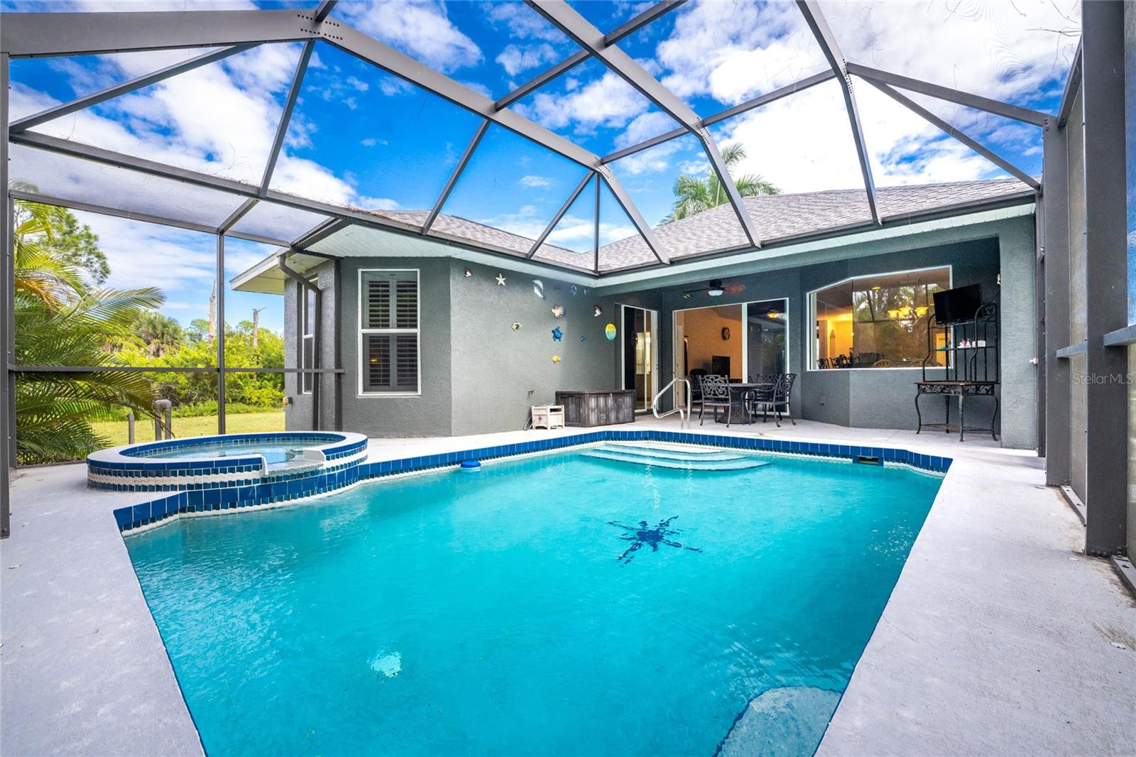 ROTONDA LAKES - Residential