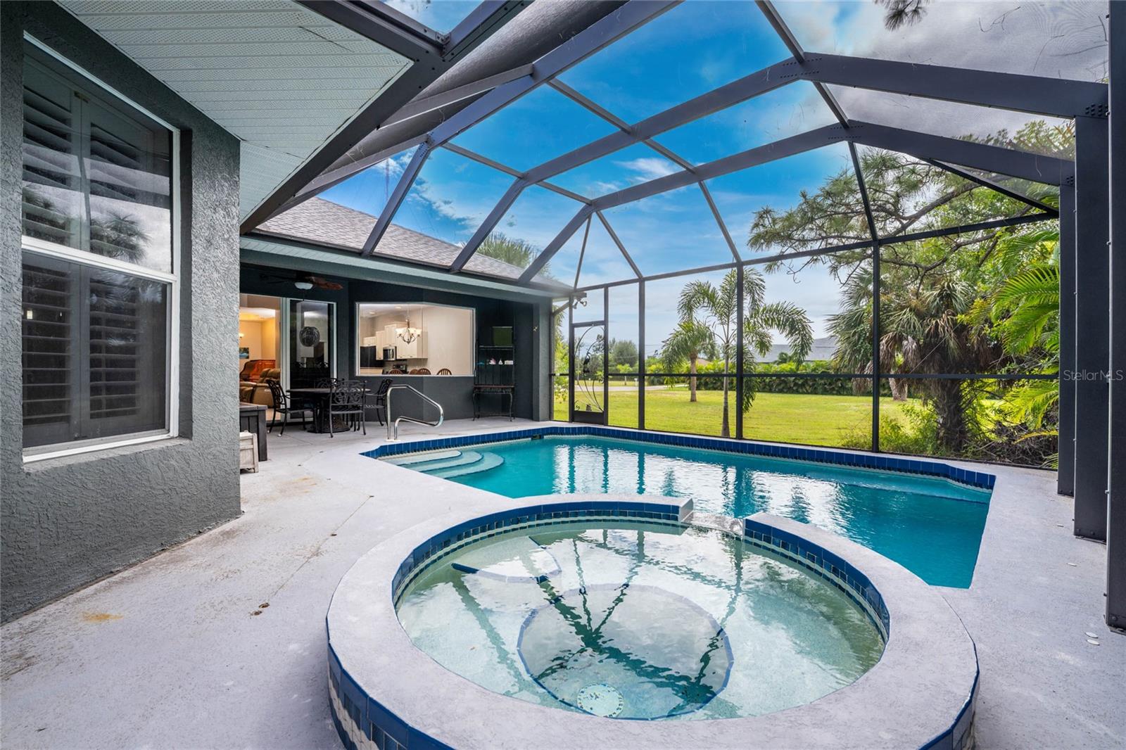 ROTONDA LAKES - Residential