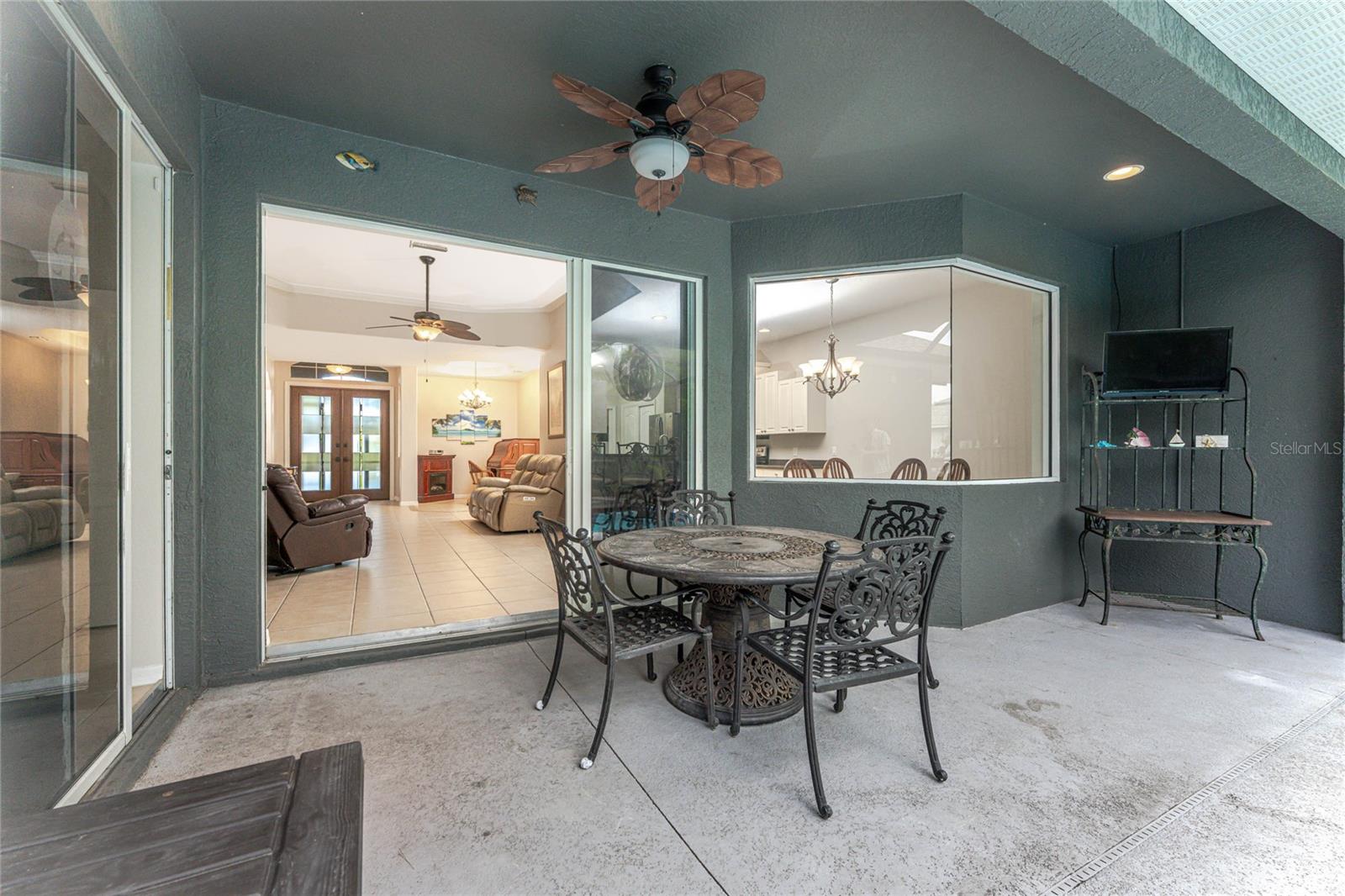 ROTONDA LAKES - Residential