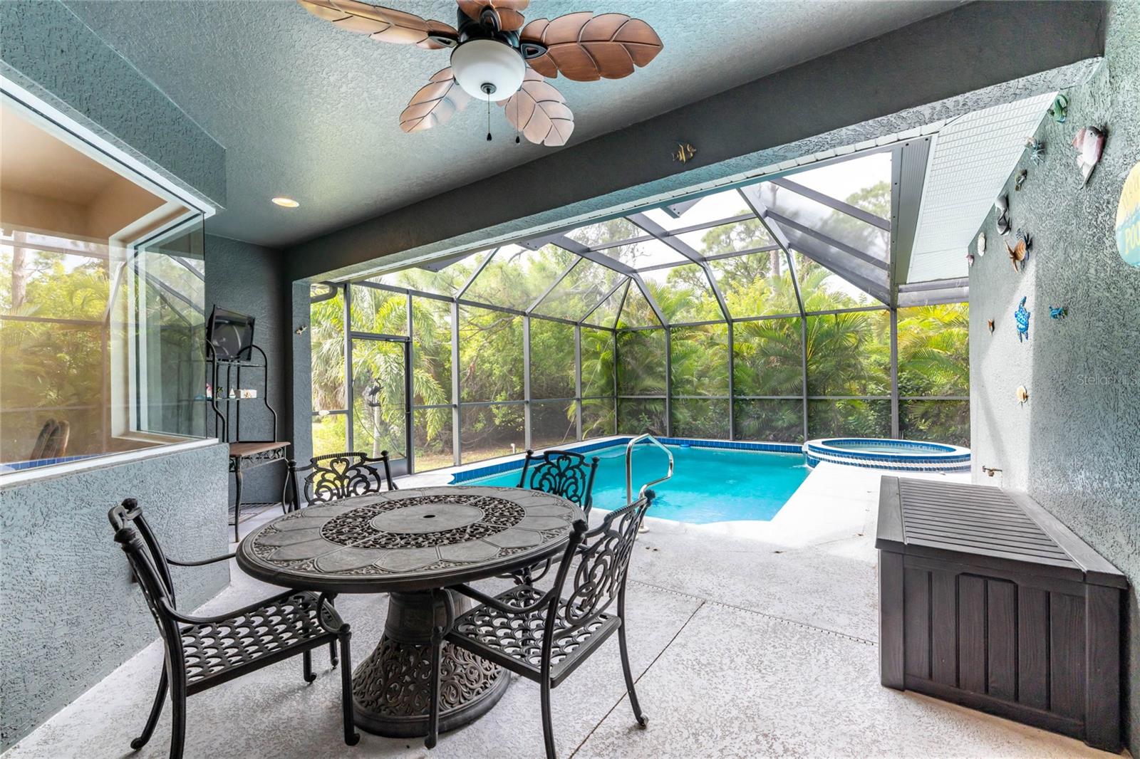 ROTONDA LAKES - Residential