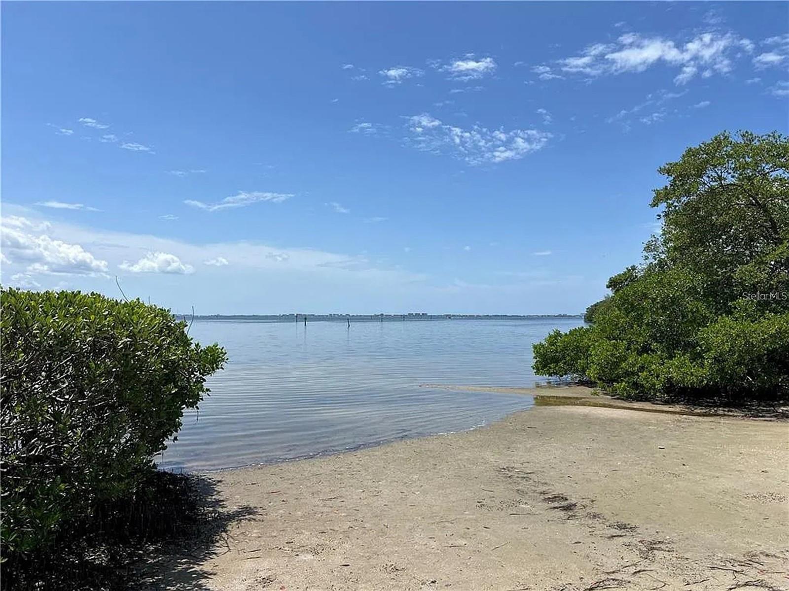 BAYSHORE GARDENS SEC 5 - Residential