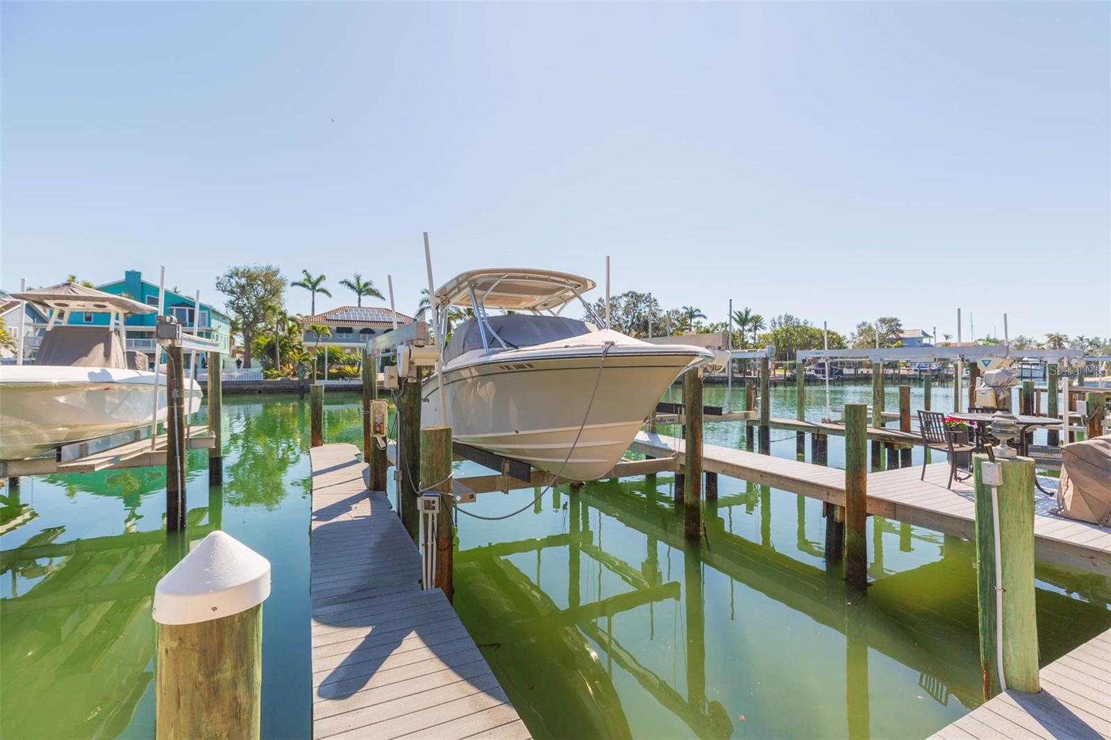 903 PINELLAS BAYWAY S 102