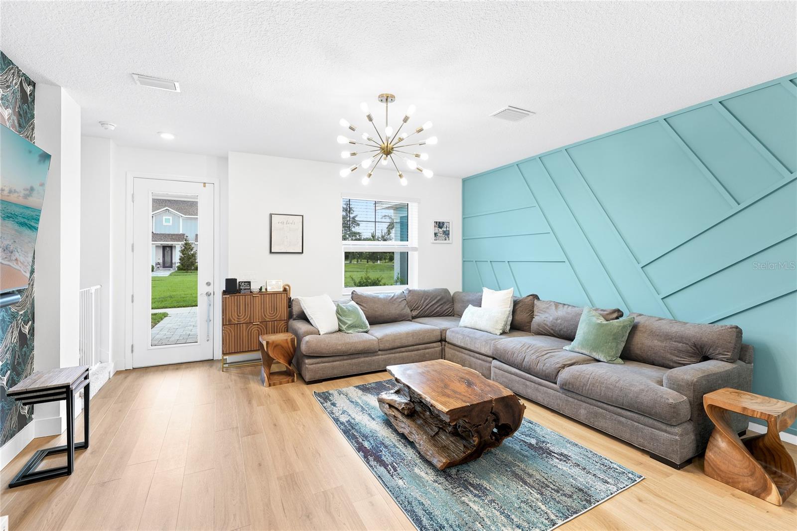 1808 FENDER LANE