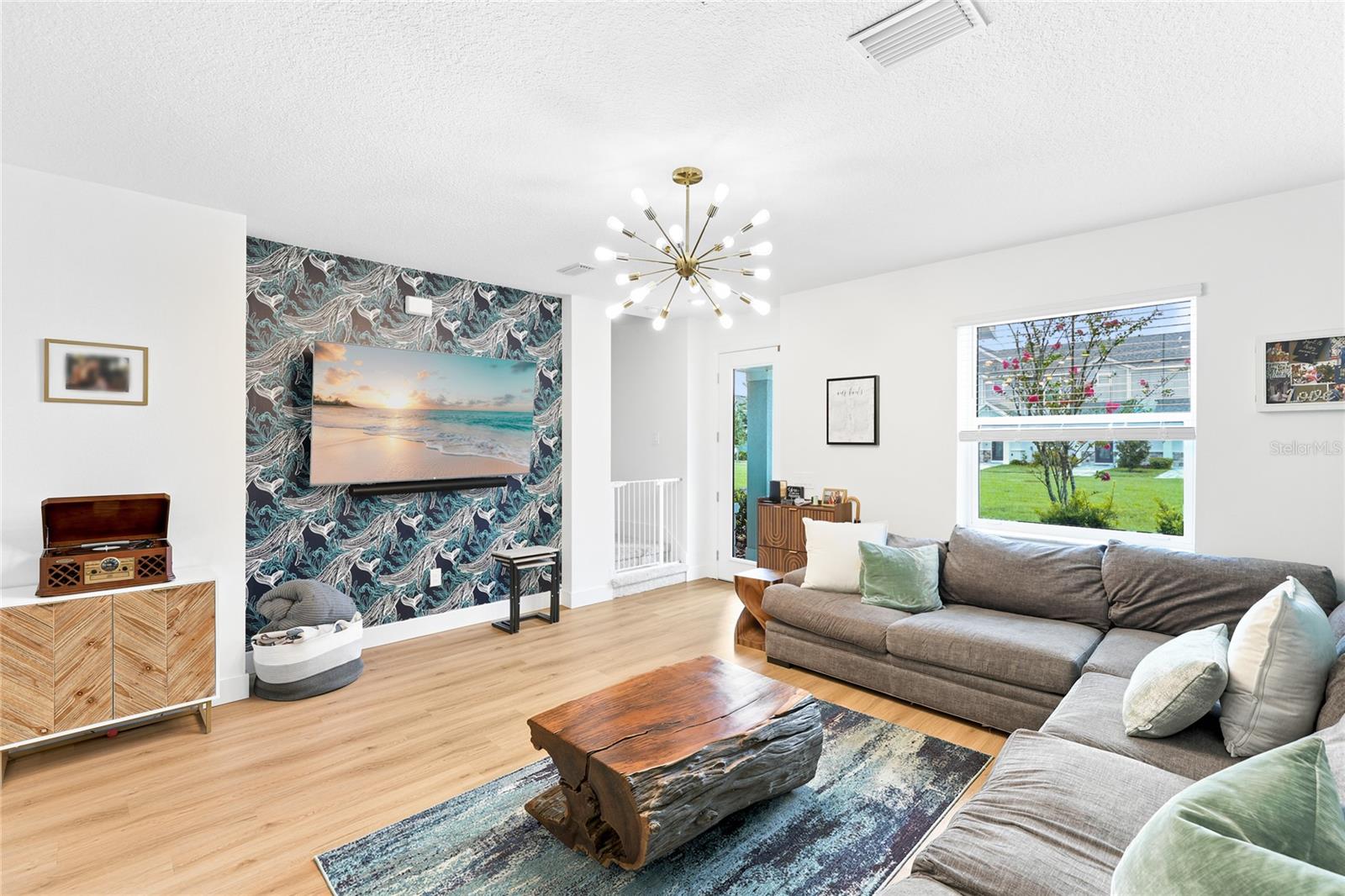 1808 FENDER LANE