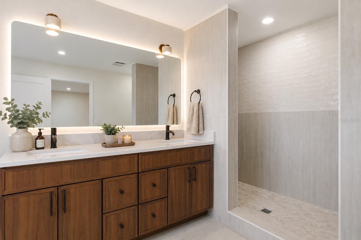 SKYCREST - Residential