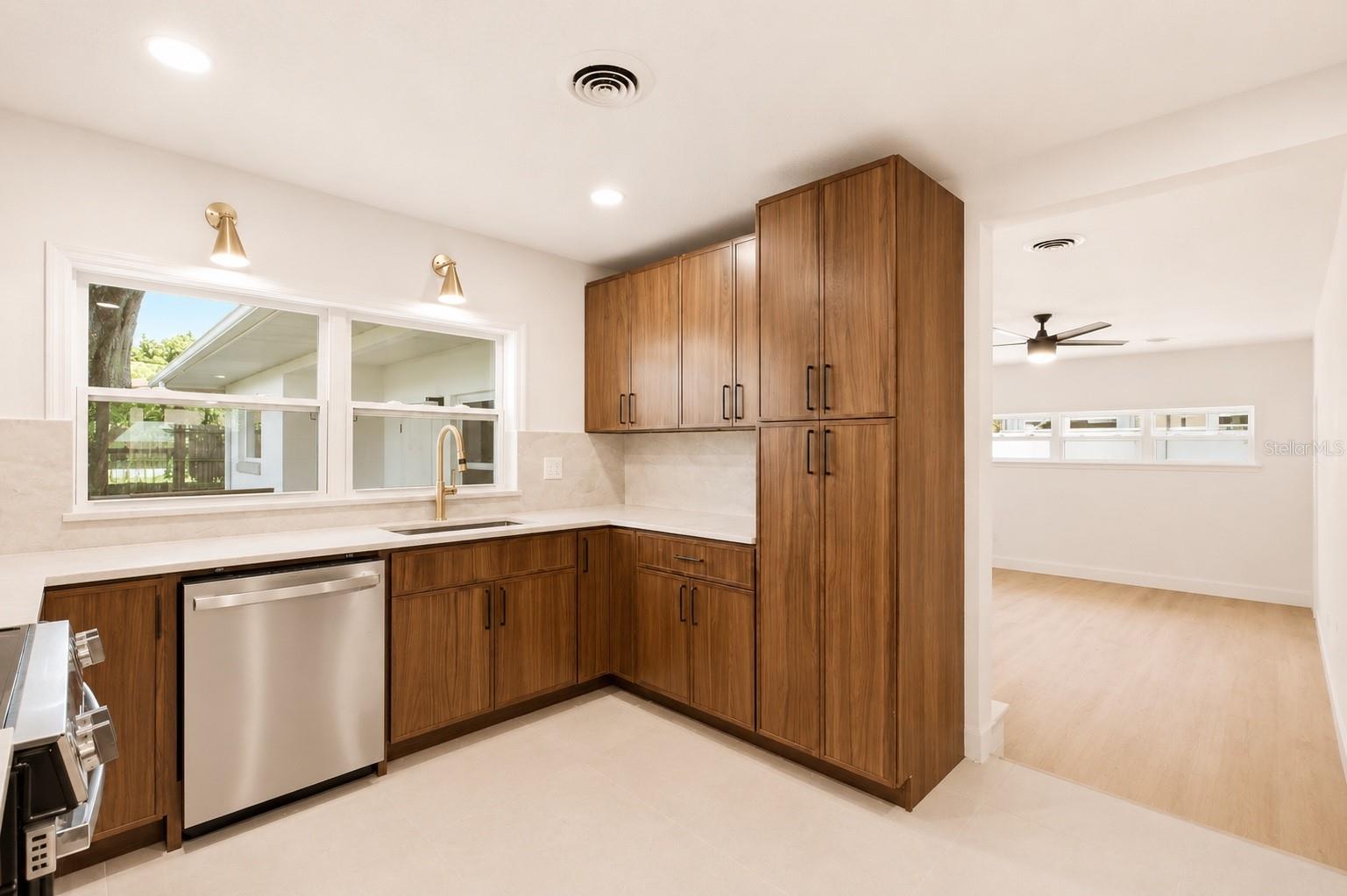 SKYCREST - Residential