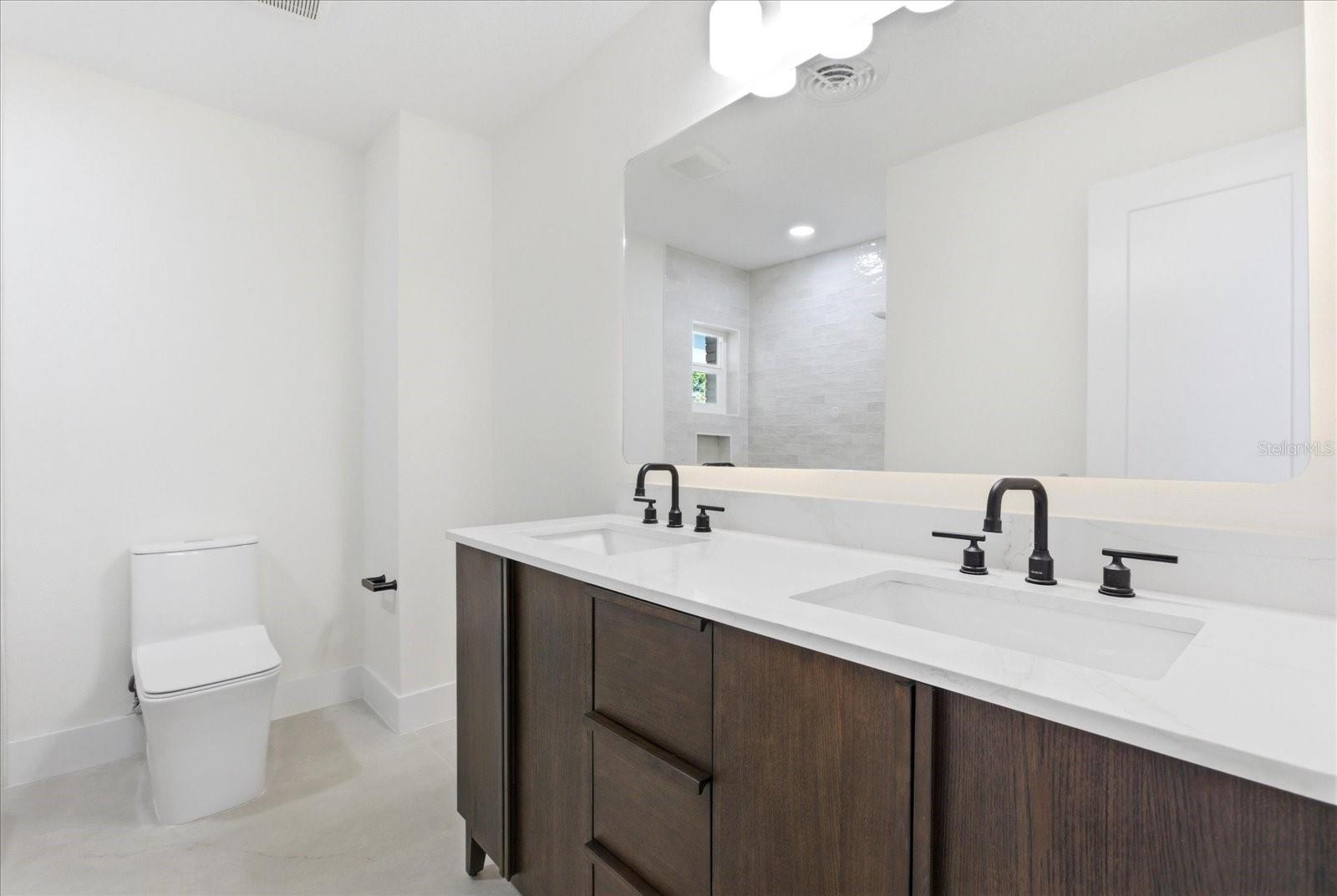 SKYCREST - Residential