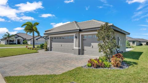 A home in AUBURNDALE