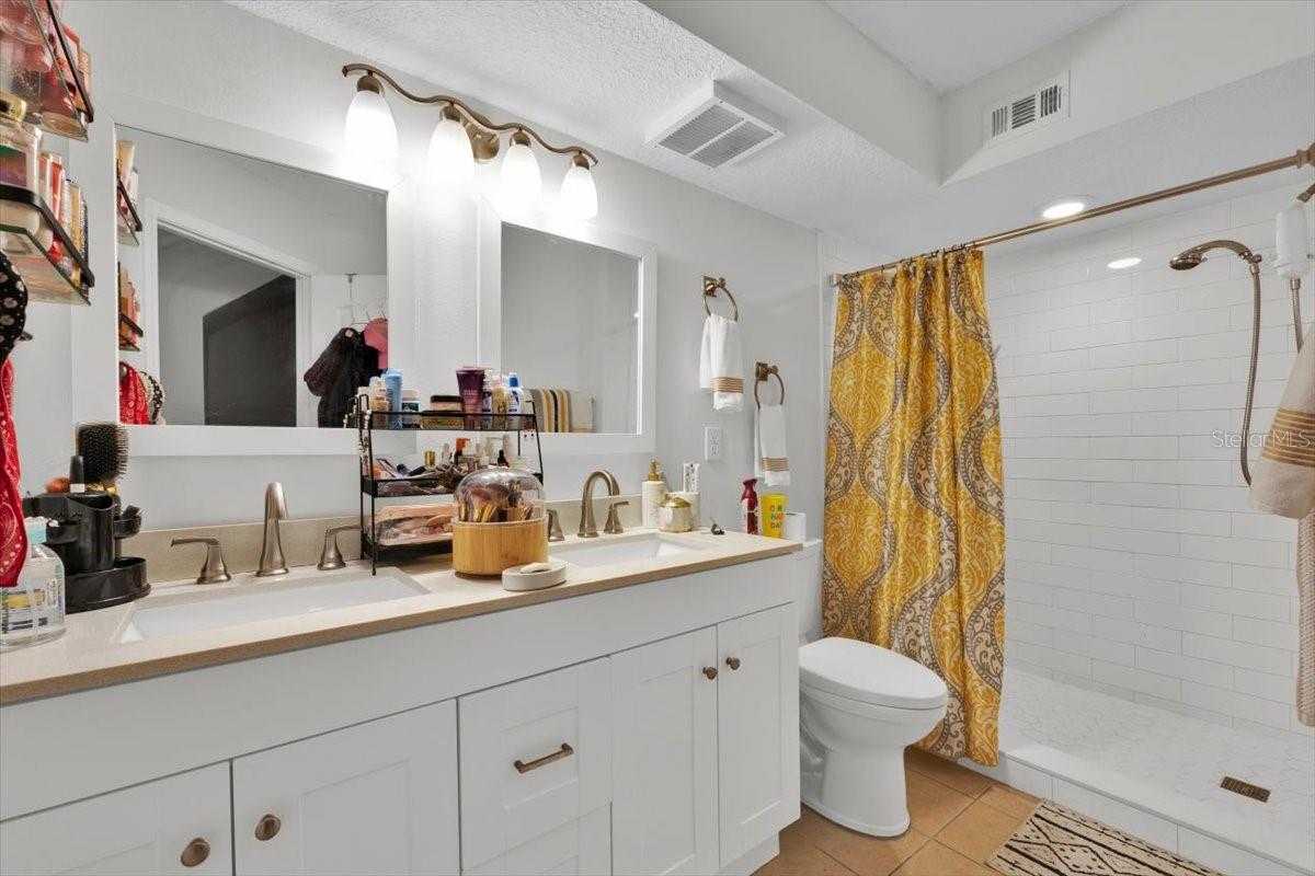 VILLANOVA/HUNTERS CRK - Residential