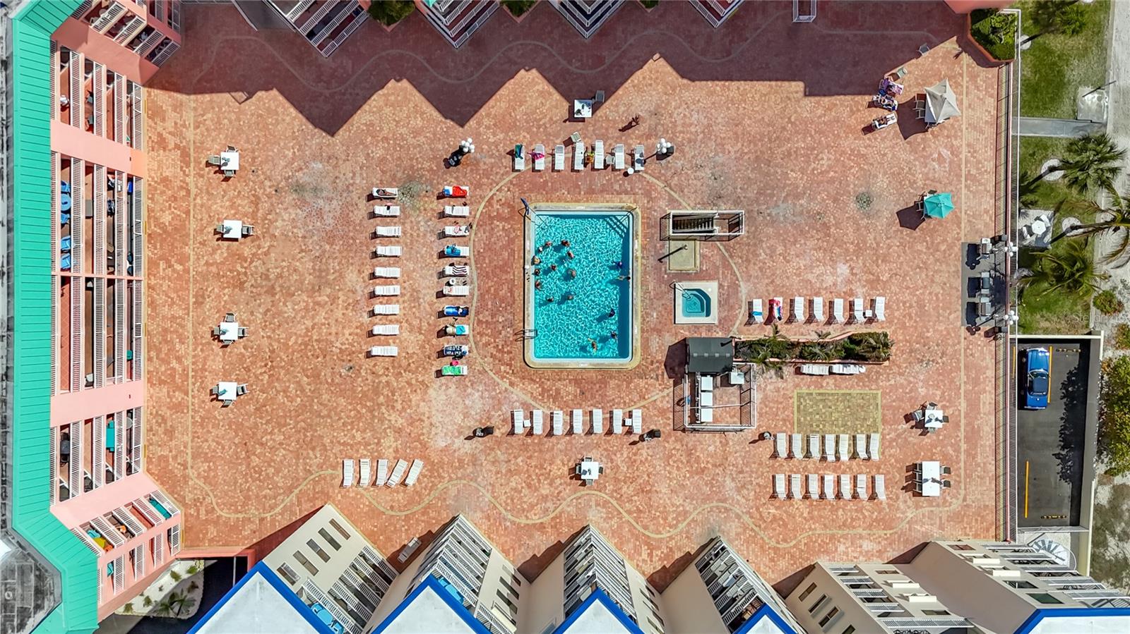 BEACH COTTAGE CONDO - Residential