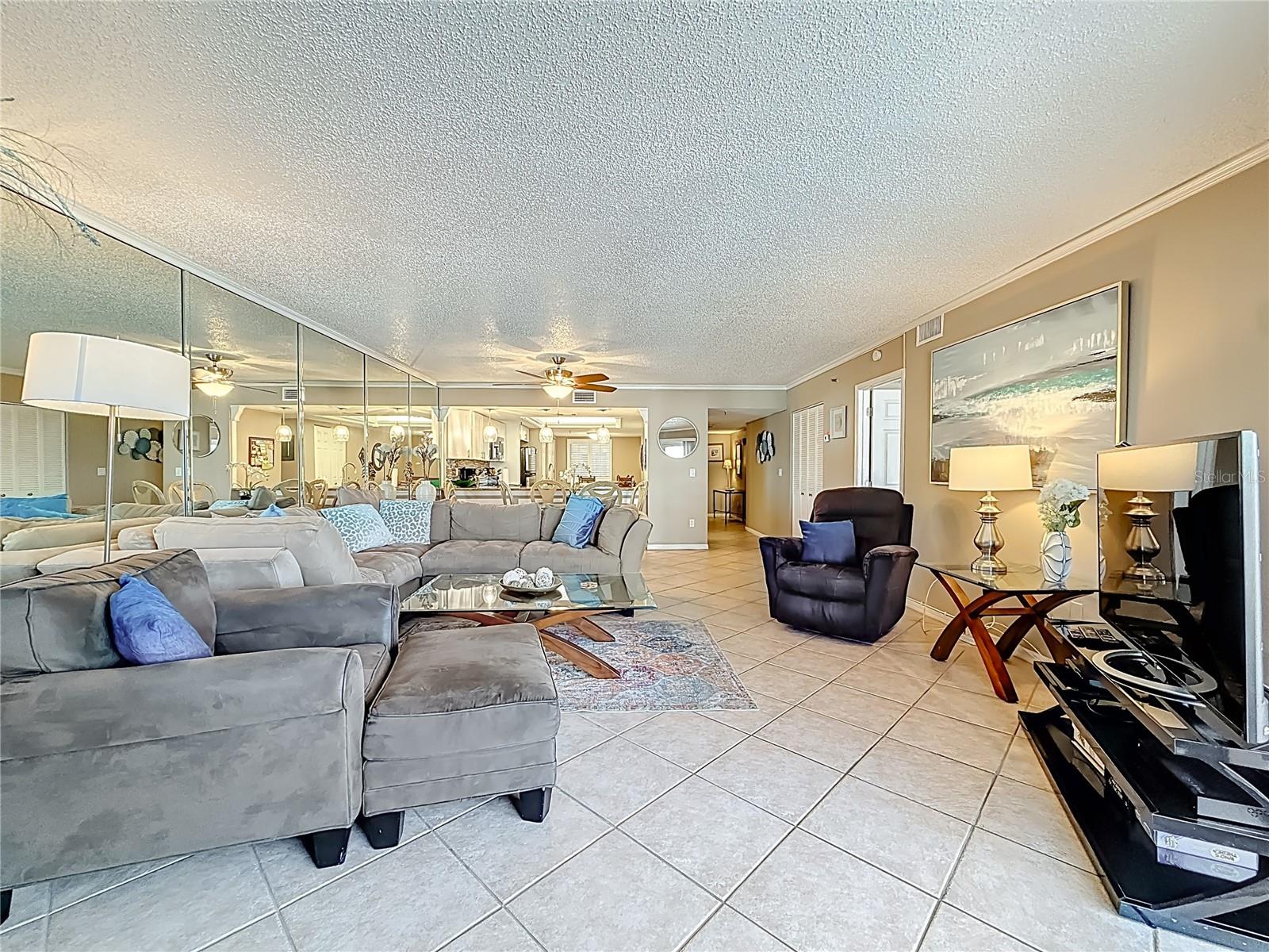 BEACH COTTAGE CONDO - Residential