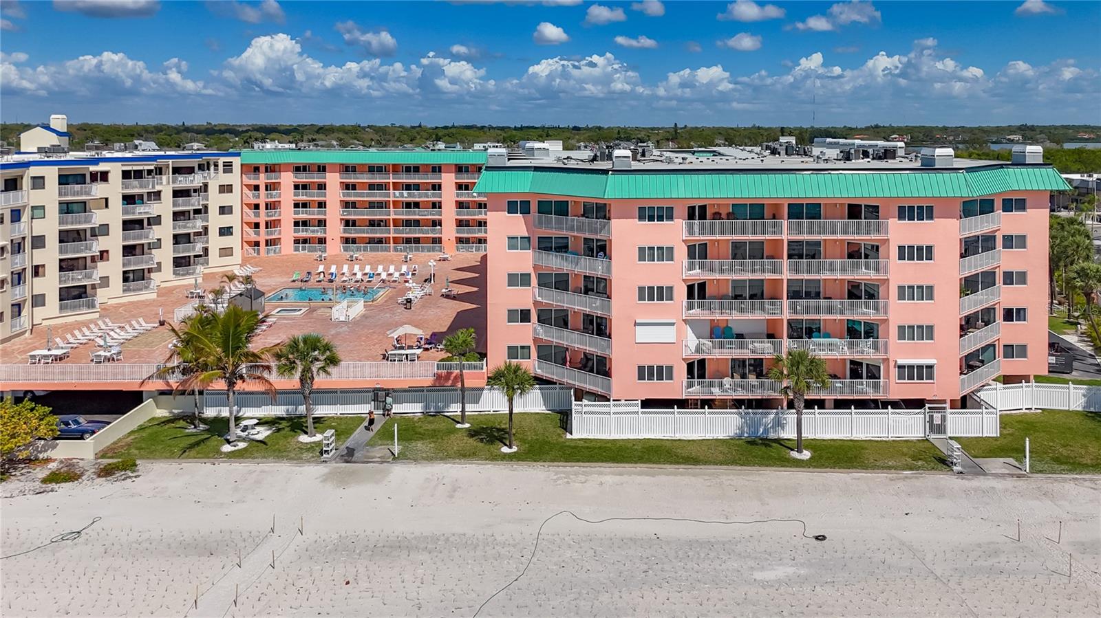 BEACH COTTAGE CONDO - Residential