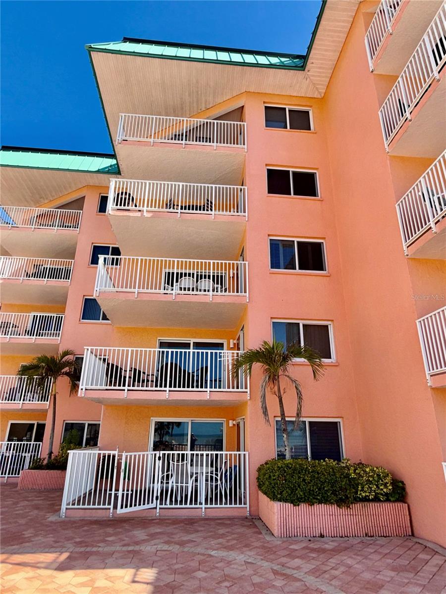 BEACH COTTAGE CONDO - Residential