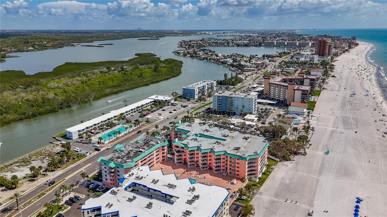 BEACH COTTAGE CONDO - Residential