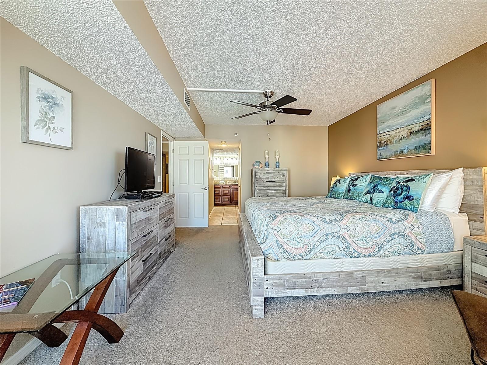 BEACH COTTAGE CONDO - Residential