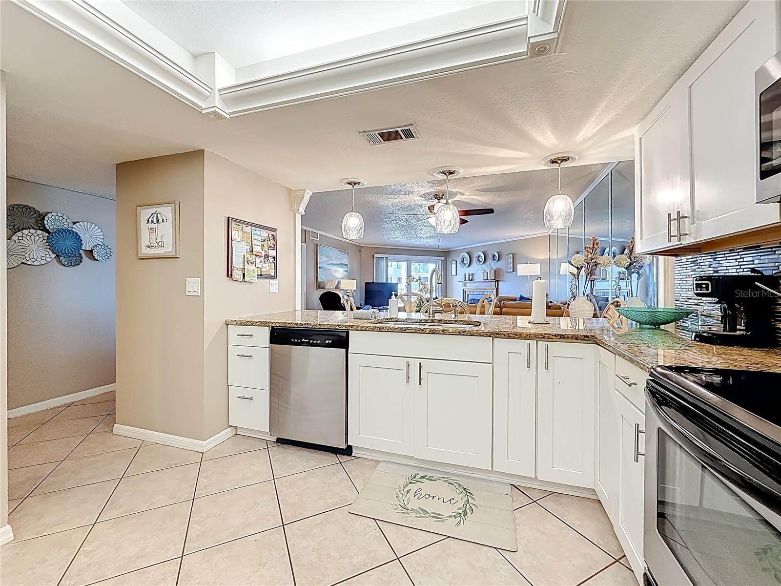 BEACH COTTAGE CONDO - Residential