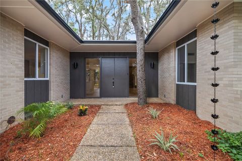 Photo of 426 Fern Cliff Avenue, Tampa, FL 33617 (MLS # TB8521806)
