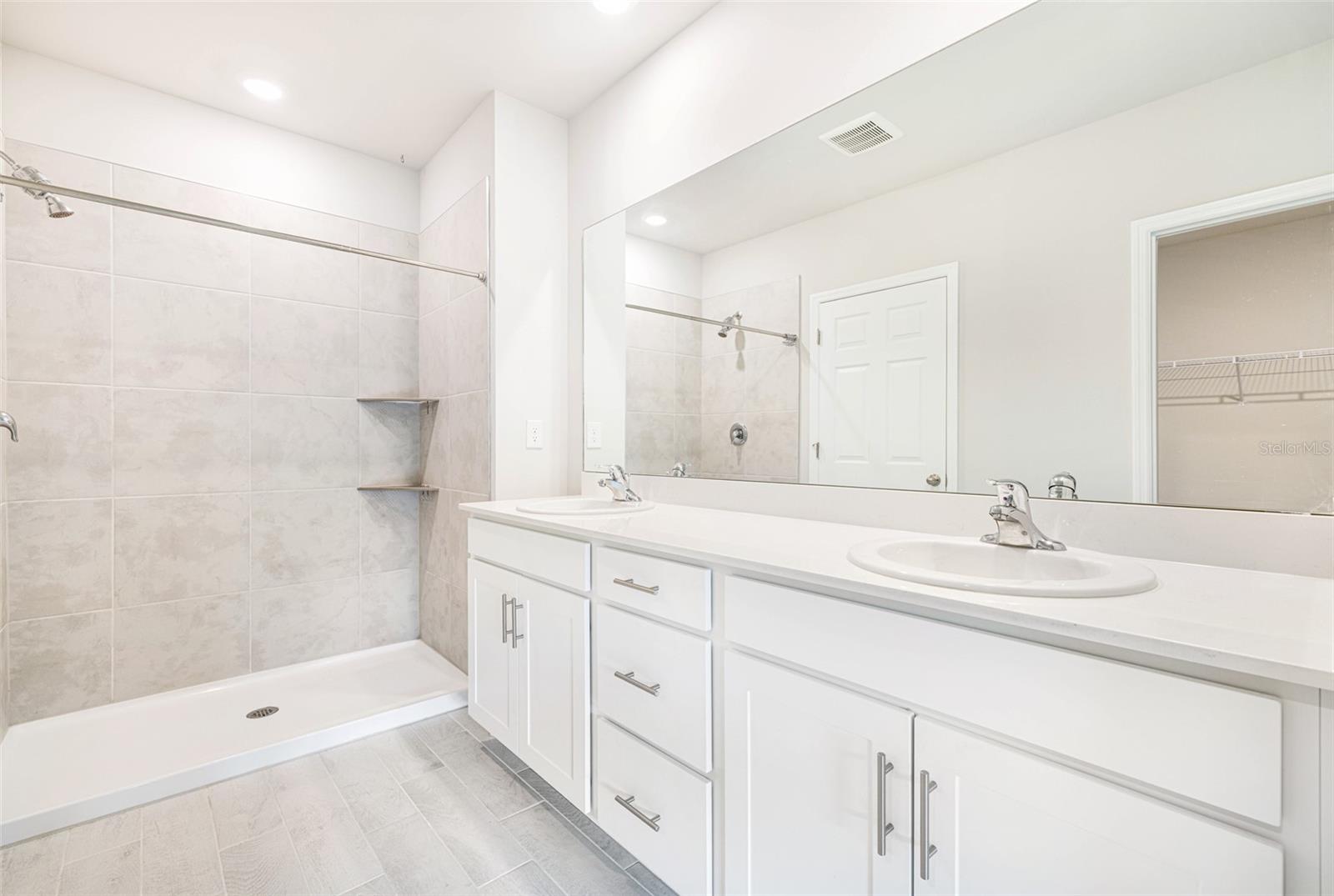 CORAL BAY - Residential