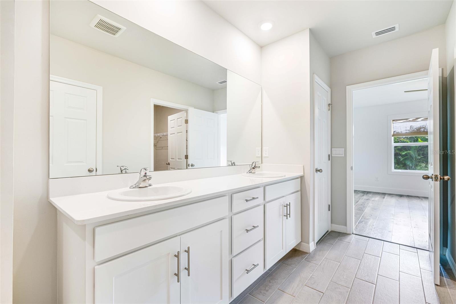 CORAL BAY - Residential