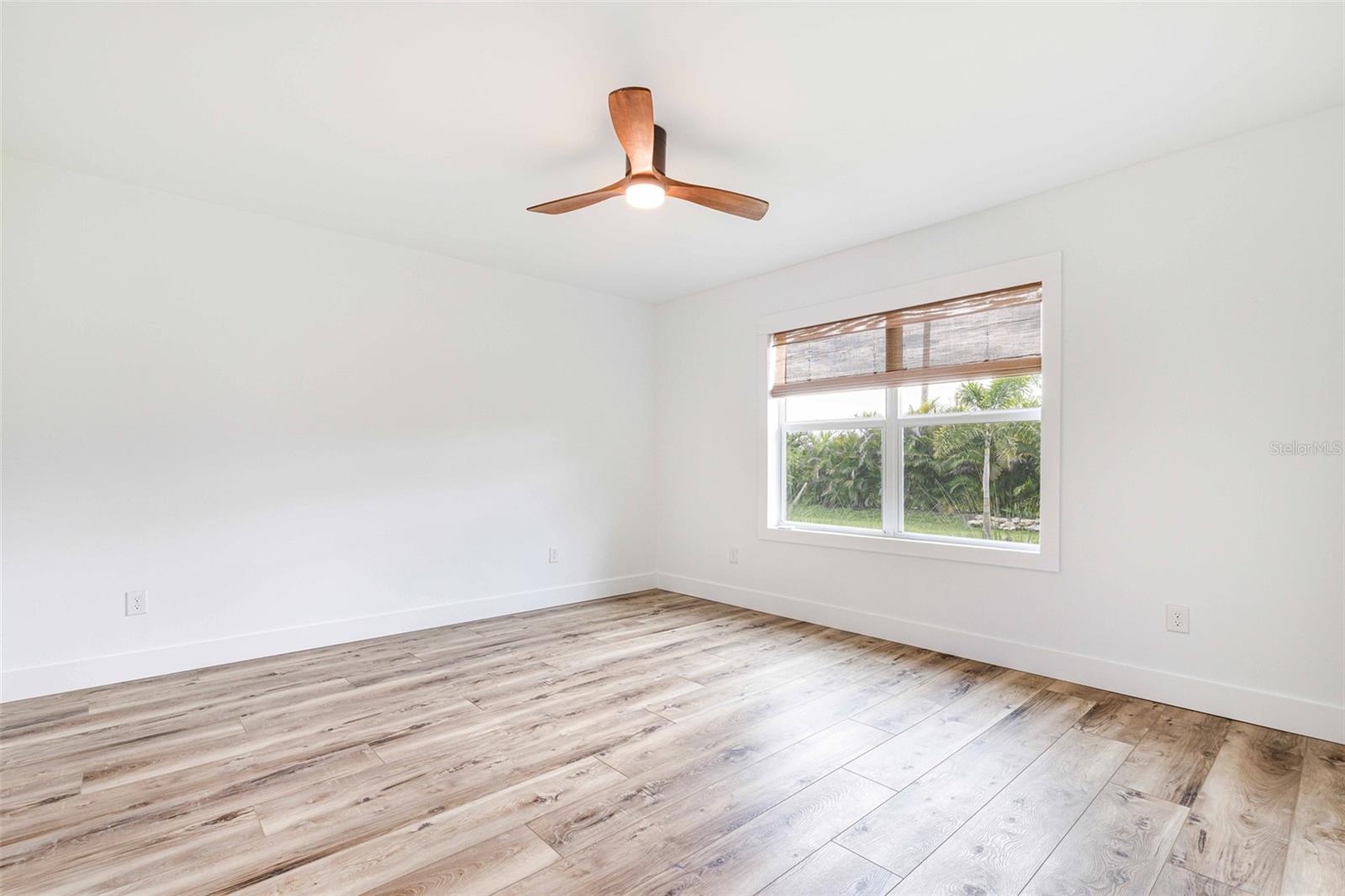 CORAL BAY - Residential