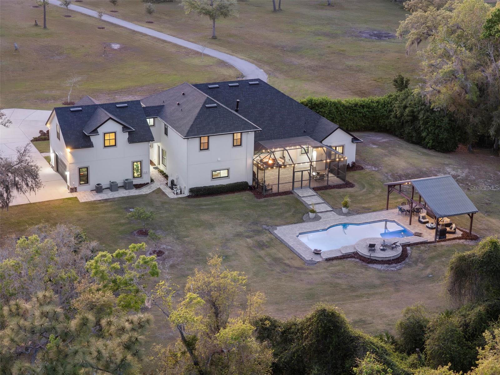1814 OLD STABLE POINT