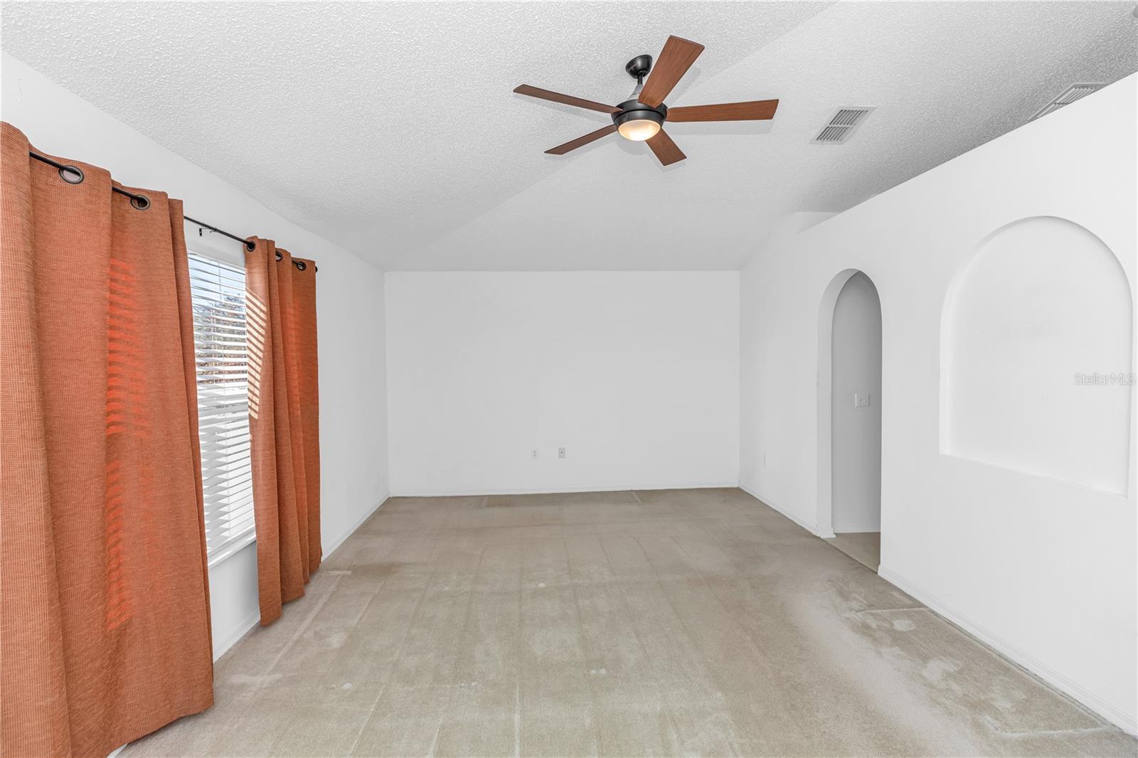 DELTONA LAKES UNIT 32 - Residential