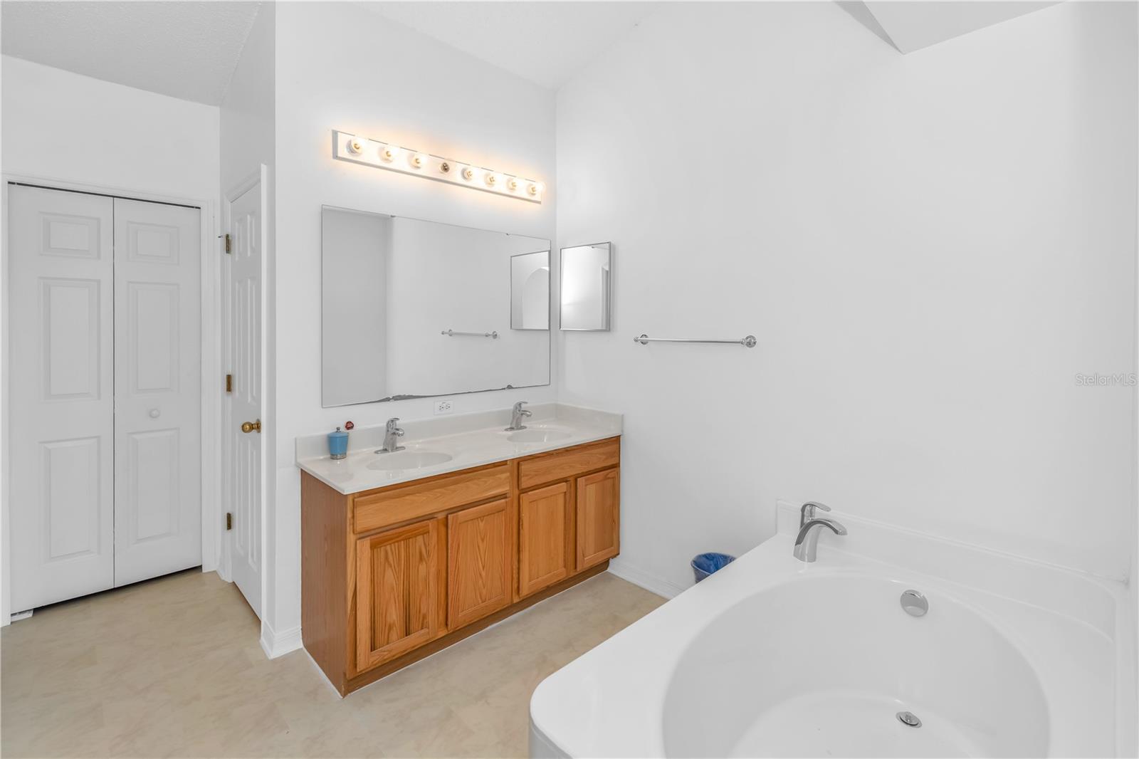 DELTONA LAKES UNIT 32 - Residential