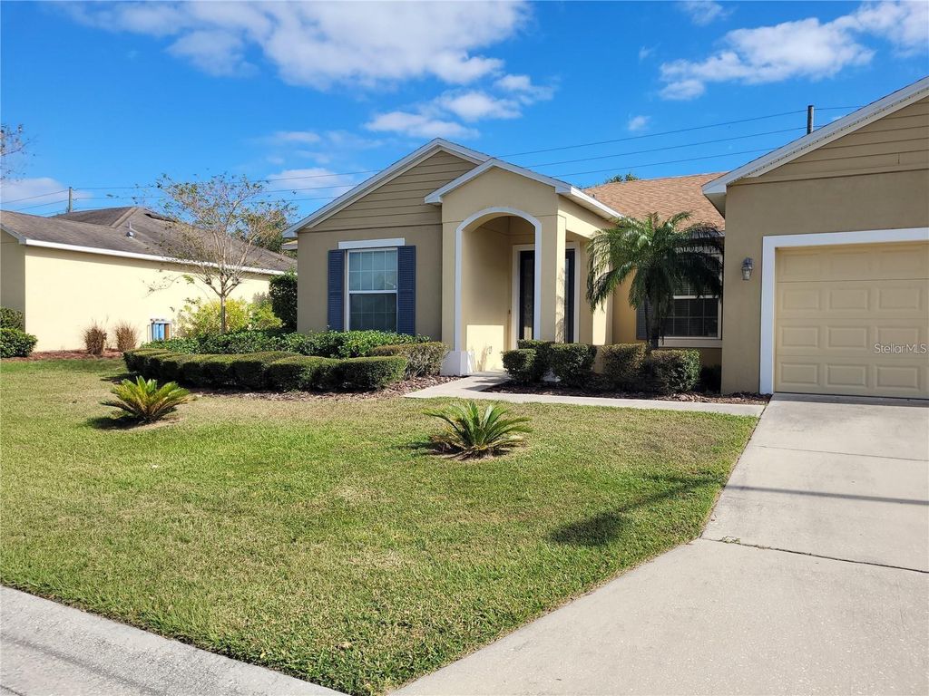 Photo of 4094 Berkshire Loop, Lakeland, FL 33813 (MLS # L4958965)