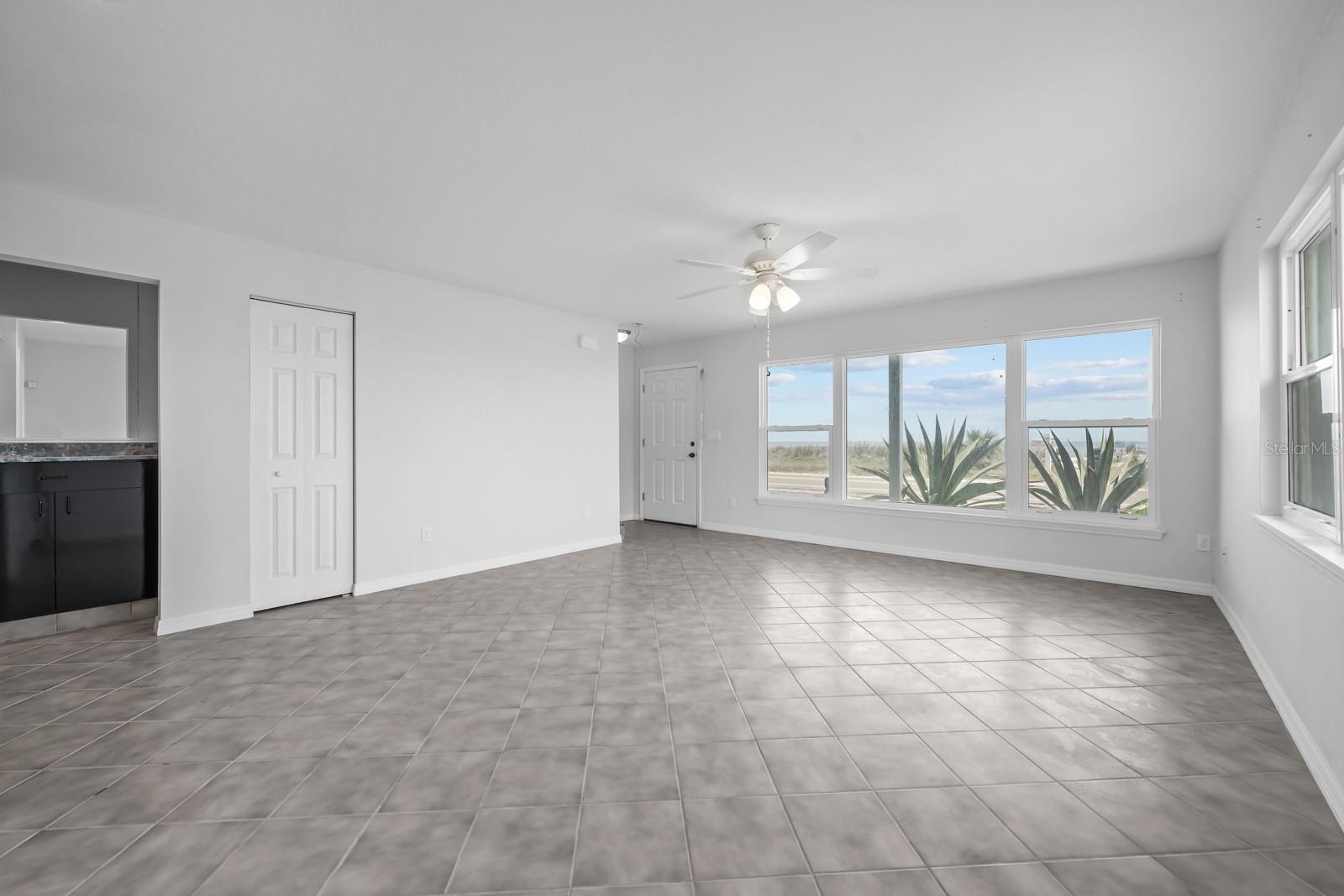 SOUTHERN SHORES CONDO - Residential