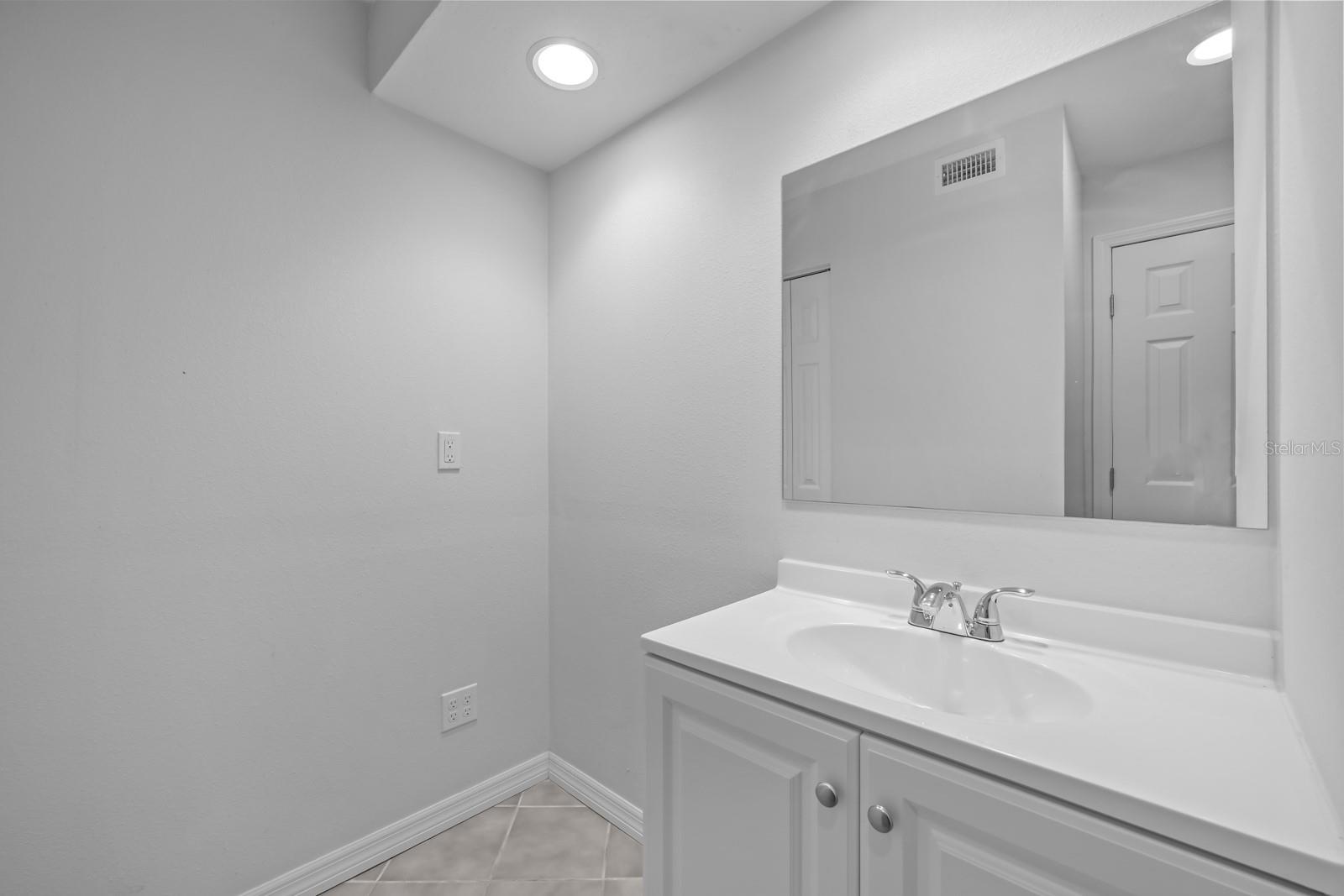 SOUTHERN SHORES CONDO - Residential