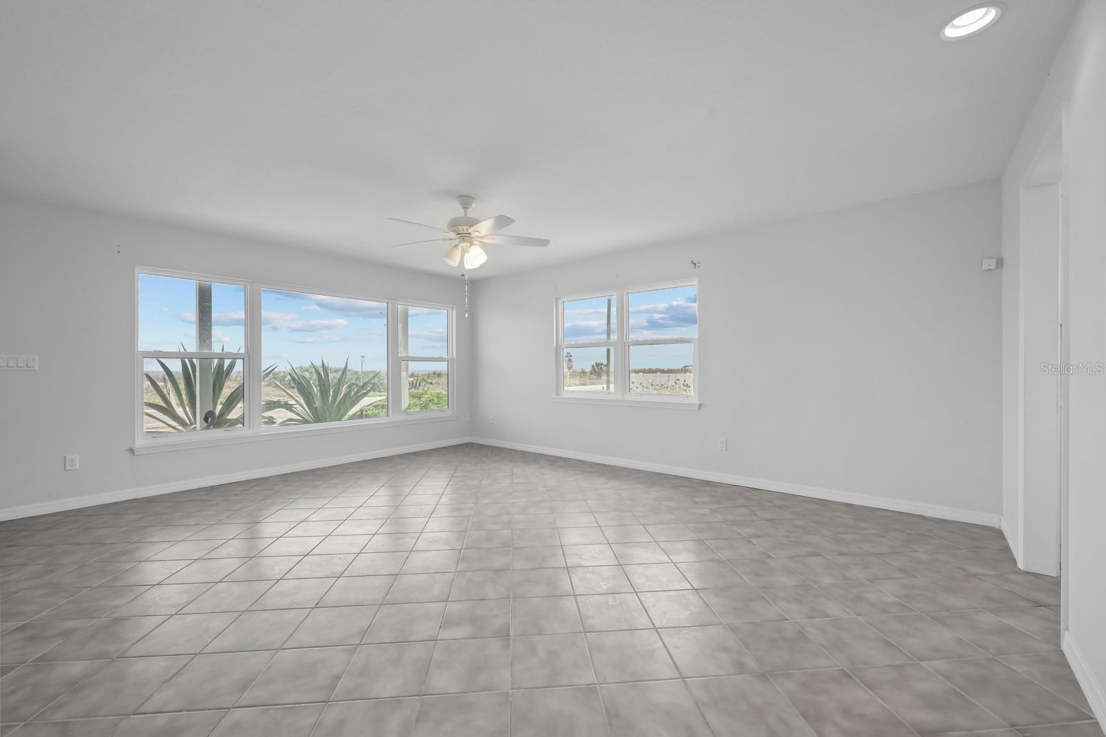 SOUTHERN SHORES CONDO - Residential