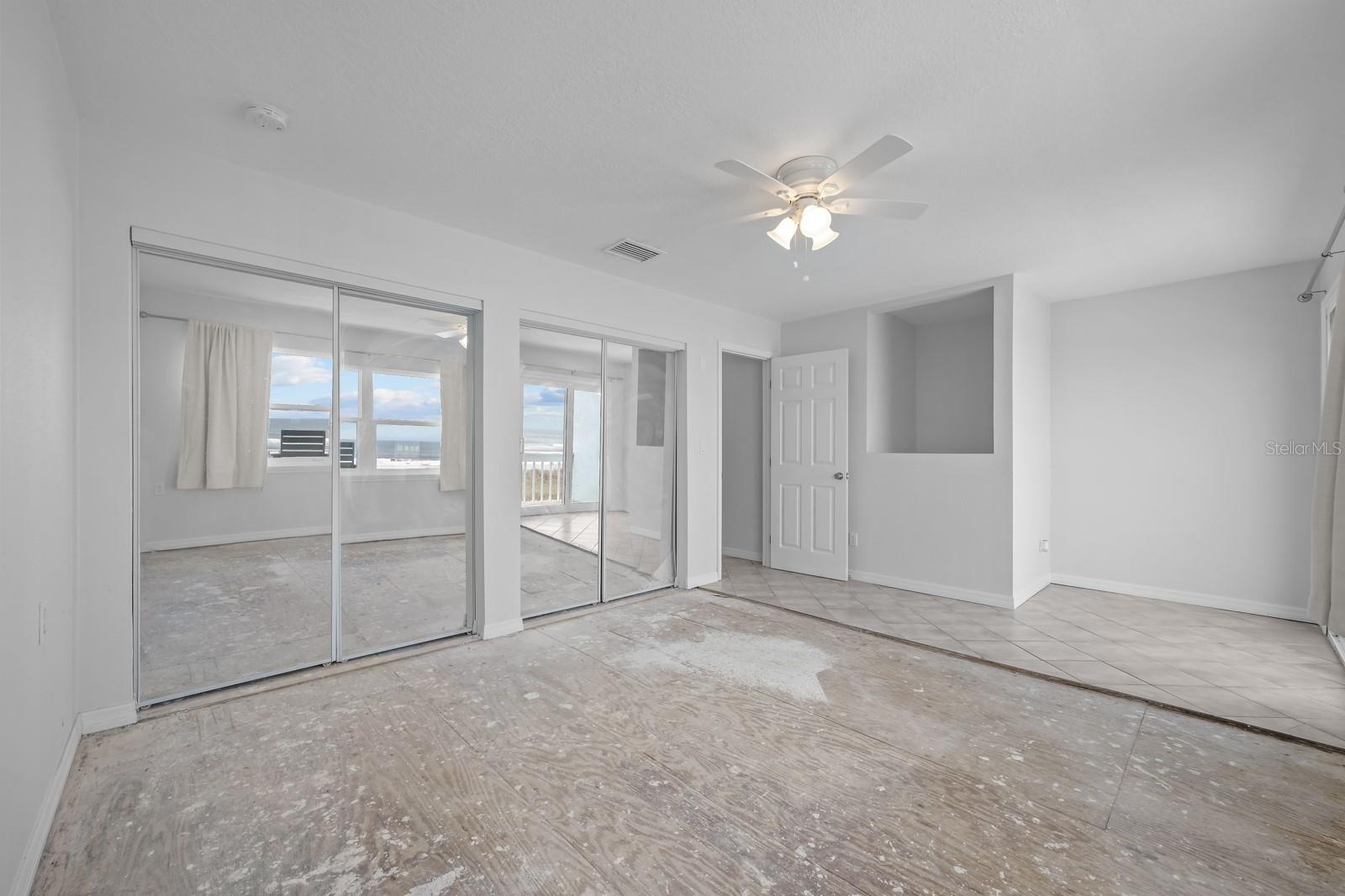 SOUTHERN SHORES CONDO - Residential