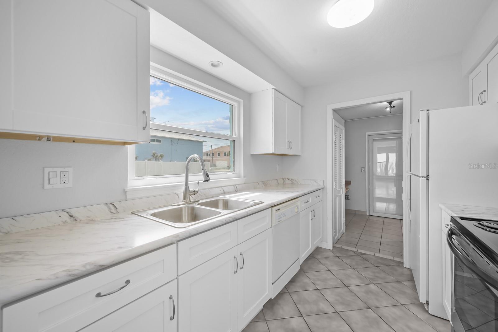 SOUTHERN SHORES CONDO - Residential