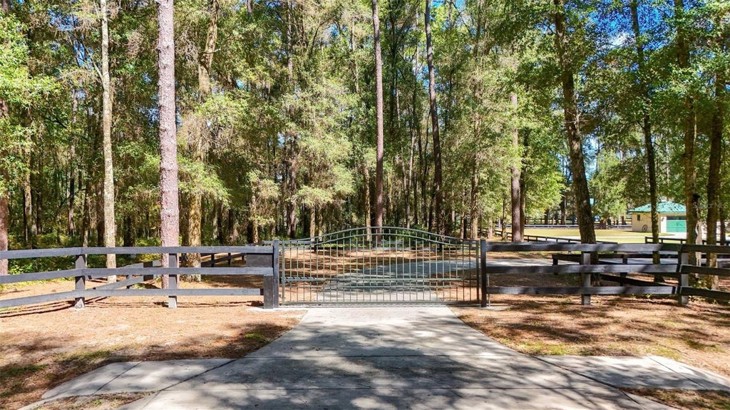 Photo of 3 Carry Back Road, Ocala, FL 34482 (MLS # OM733431)