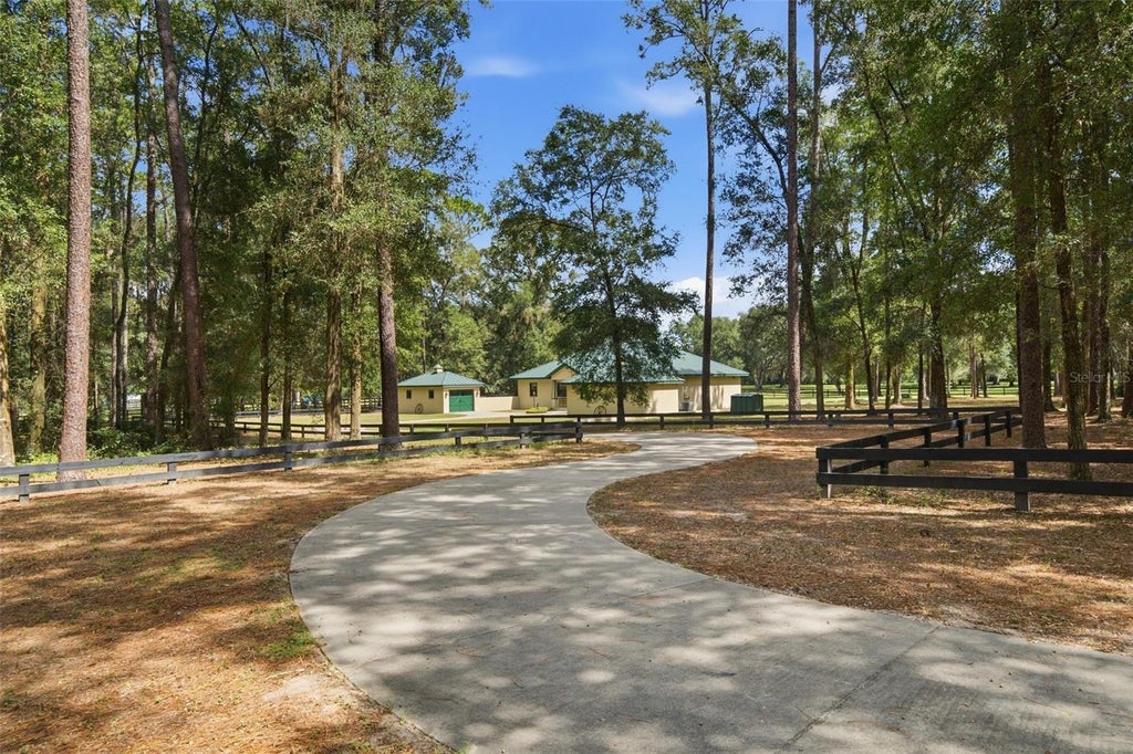 Photo of 3 Carry Back Road, Ocala, FL 34482 (MLS # OM733431)