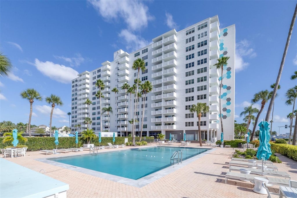 Photo of 2401 Bayshore Boulevard #310, Tampa, FL 33629 (MLS # TB8562435)
