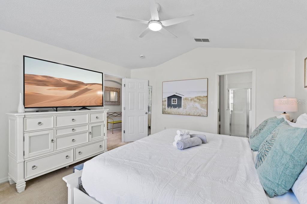 OAK ISLAND COVE - Residential