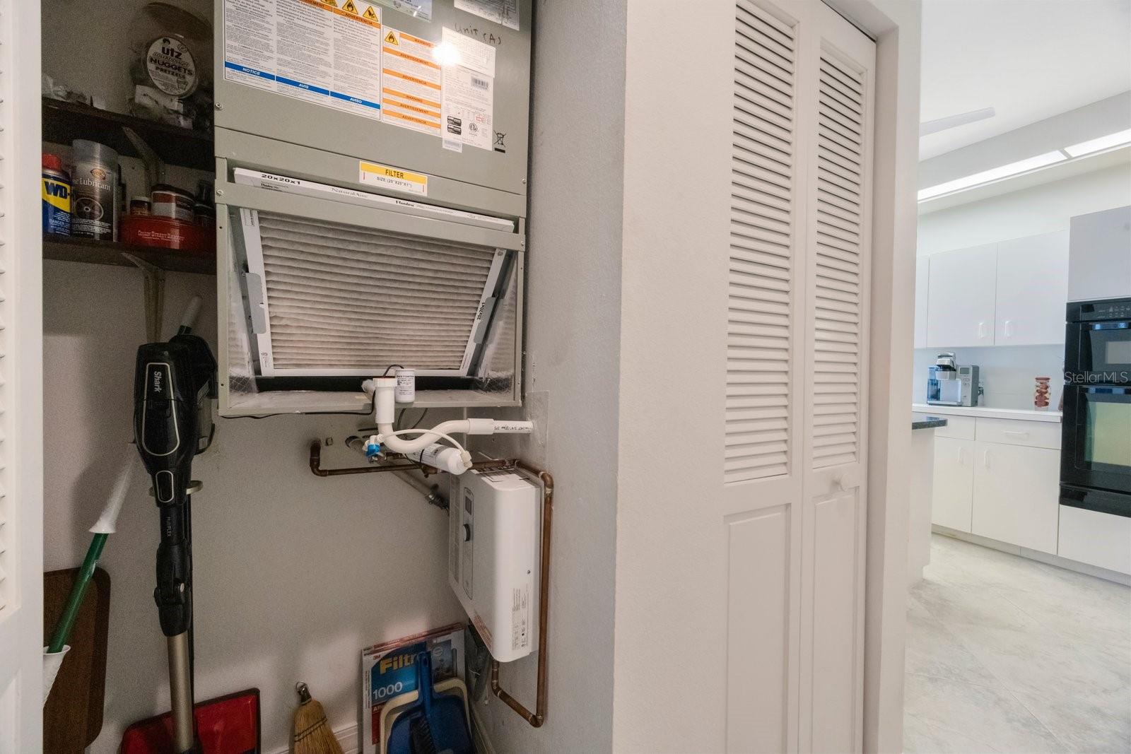 HARBOURSIDE CONDO - Residential