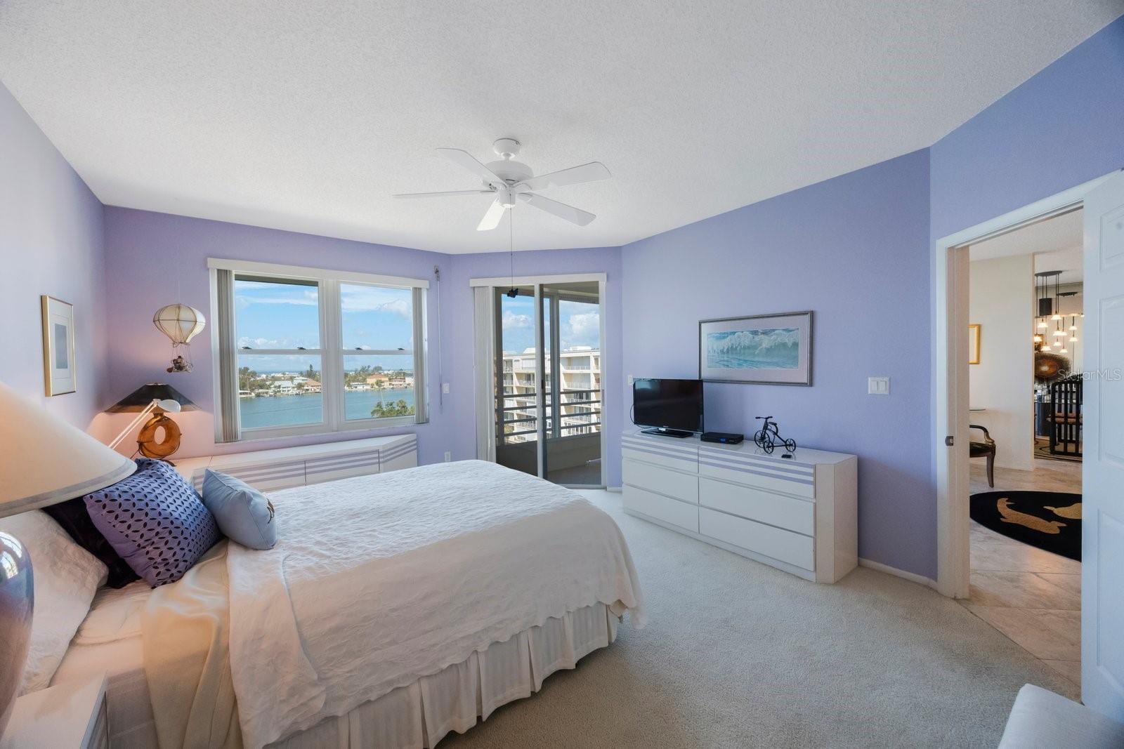 HARBOURSIDE CONDO - Residential