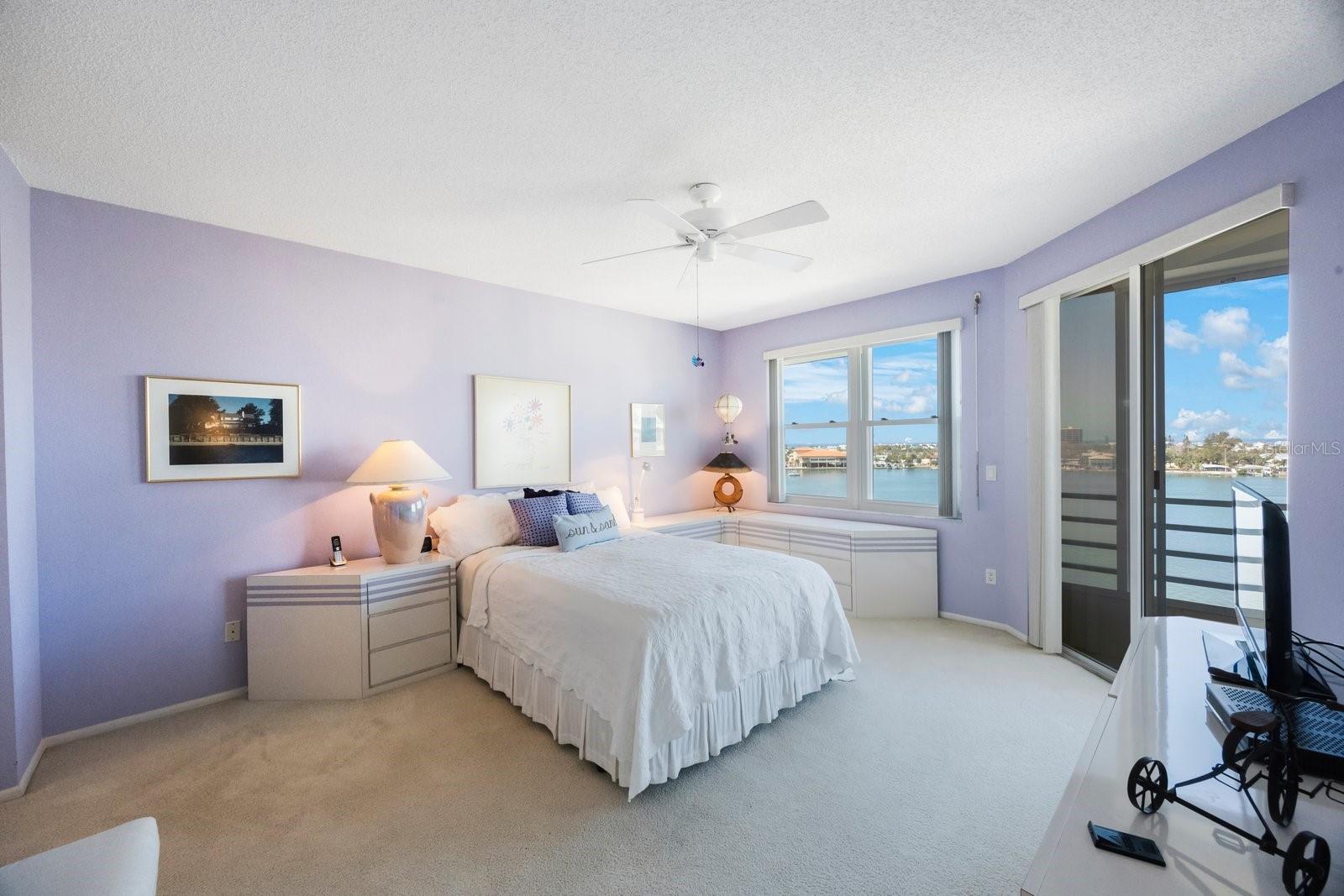 HARBOURSIDE CONDO - Residential