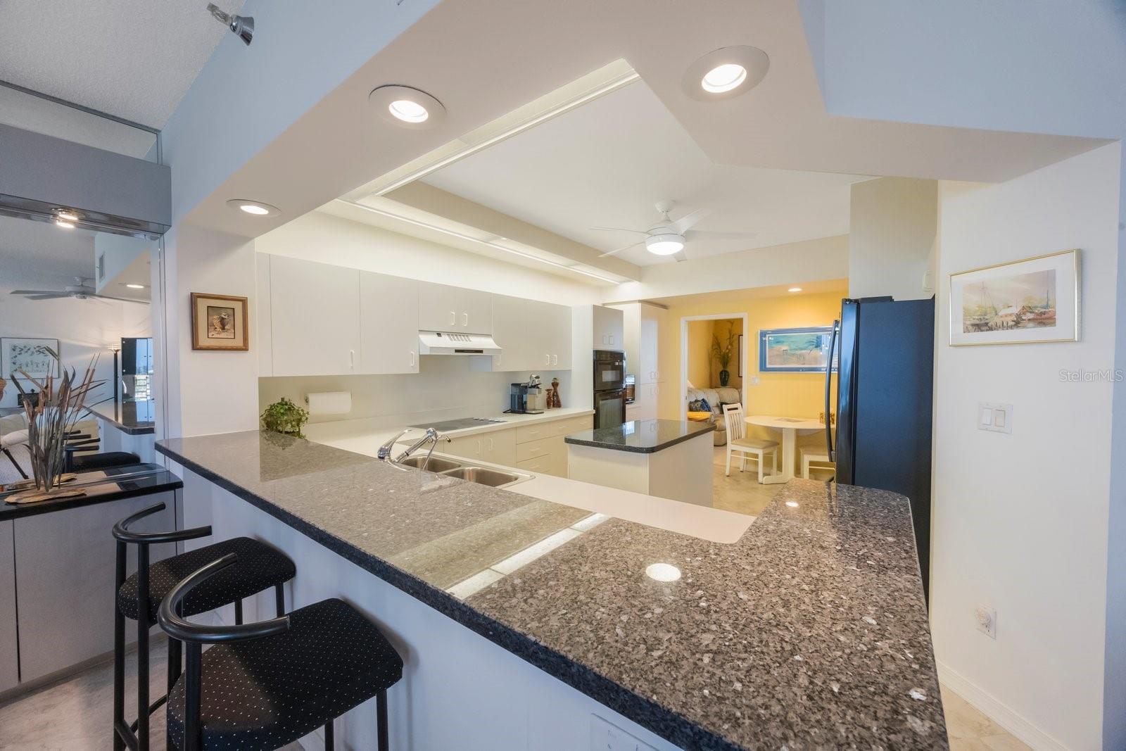 HARBOURSIDE CONDO - Residential